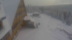 Parkoviště a hlavní vchod