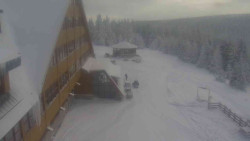 Parkoviště a hlavní vchod