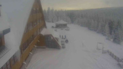 Parkoviště a hlavní vchod