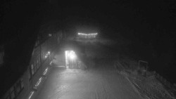 Parkoviště a hlavní vchod