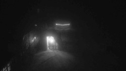 Parkoviště a hlavní vchod