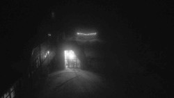 Parkoviště a hlavní vchod