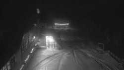 Parkoviště a hlavní vchod