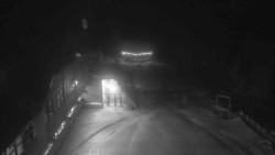 Parkoviště a hlavní vchod