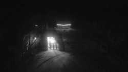 Parkoviště a hlavní vchod