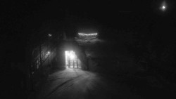 Parkoviště a hlavní vchod