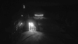 Parkoviště a hlavní vchod