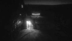 Parkoviště a hlavní vchod