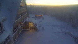 Parkoviště a hlavní vchod