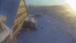 Parkoviště a hlavní vchod