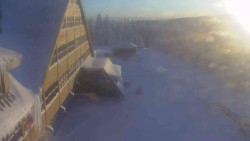 Parkoviště a hlavní vchod