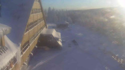 Parkoviště a hlavní vchod