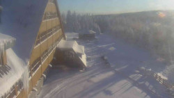 Parkoviště a hlavní vchod