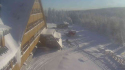 Parkoviště a hlavní vchod