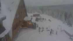 Parkoviště a hlavní vchod