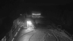 Parkoviště a hlavní vchod