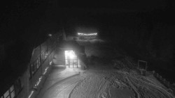 Parkoviště a hlavní vchod