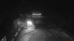 Parkoviště a hlavní vchod