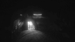 Parkoviště a hlavní vchod