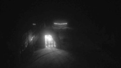 Parkoviště a hlavní vchod