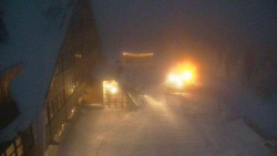 Parkoviště a hlavní vchod