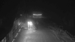 Parkoviště a hlavní vchod