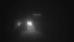 Parkoviště a hlavní vchod