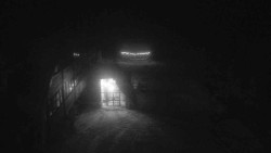 Parkoviště a hlavní vchod