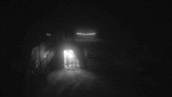 Parkoviště a hlavní vchod