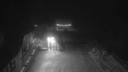 Parkoviště a hlavní vchod