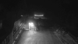 Parkoviště a hlavní vchod