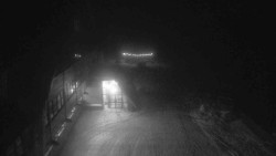 Parkoviště a hlavní vchod