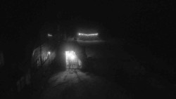 Parkoviště a hlavní vchod