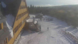 Parkoviště a hlavní vchod