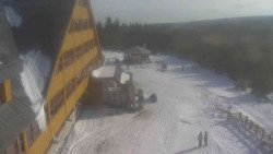 Parkoviště a hlavní vchod