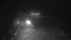 Parkoviště a hlavní vchod