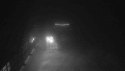 Parkoviště a hlavní vchod