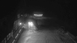 Parkoviště a hlavní vchod