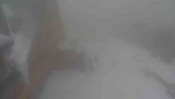 Parkoviště a hlavní vchod