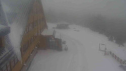 Parkoviště a hlavní vchod