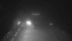 Parkoviště a hlavní vchod