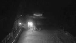 Parkoviště a hlavní vchod