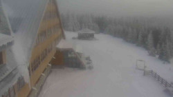 Parkoviště a hlavní vchod