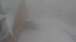 Parkoviště a hlavní vchod