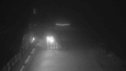 Parkoviště a hlavní vchod