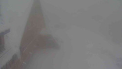 Parkoviště a hlavní vchod