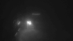 Parkoviště a hlavní vchod