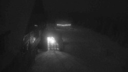 Parkoviště a hlavní vchod