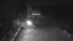 Parkoviště a hlavní vchod