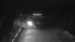 Parkoviště a hlavní vchod